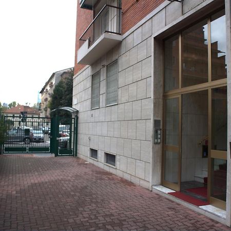 Casapole Apartment Milan Bagian luar foto